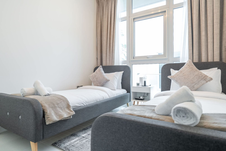Room 2, Modern Villa in Damac Hills 2 With Waterpark Access, Dubai