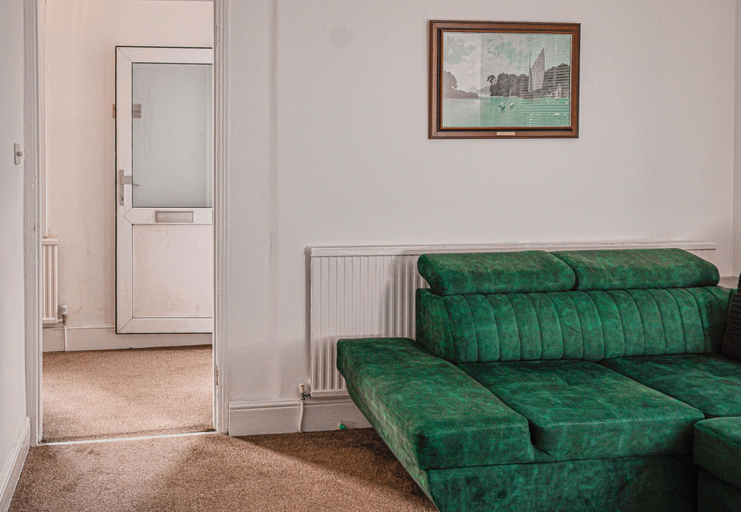 Living area 4, 3-bed Cottage, Sleeps 8, Walk to Thames, Garden, London