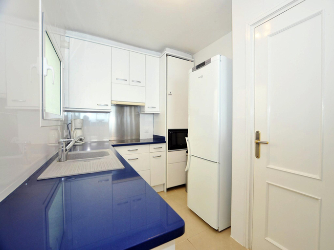 5, Apartment in Roses with Stunning Sea Views, Girona
