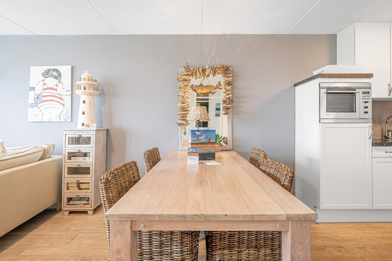 Dining 2, 4 Person Apartment With sea View, Texel