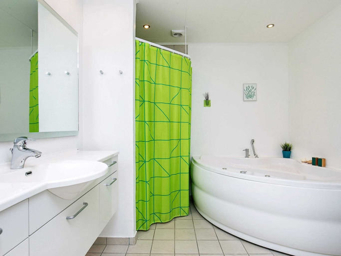 Bathroom, 5 Star Holiday Home in Lokken, Hjørring