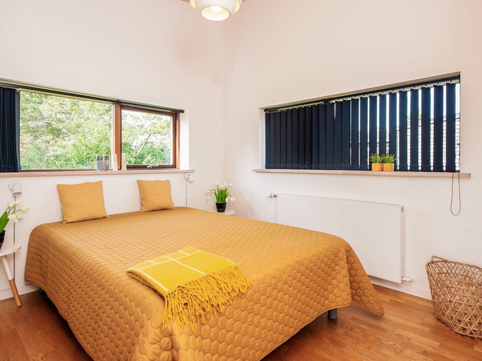 Bedroom 2, 4 Star Holiday Home in Romo, Tønder