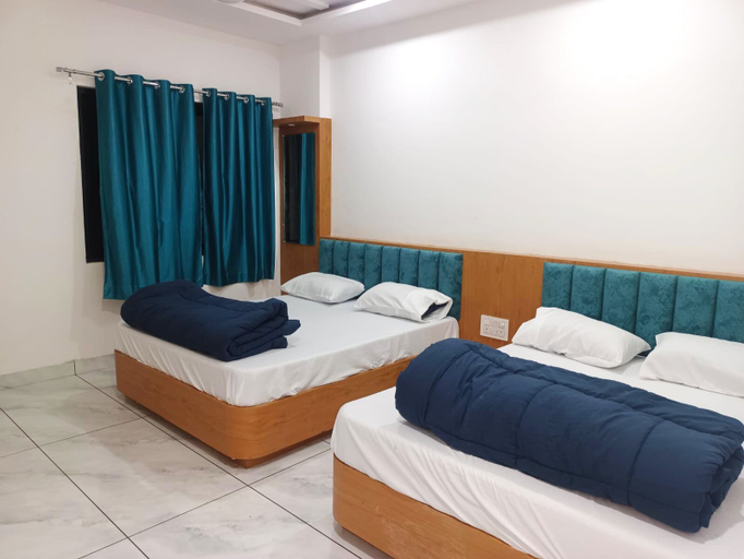 Room 2, Hotel Raj Inn, East Nimar