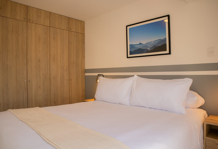 Room 4, w Enchanting 1BR w Balcony in Barranco, Lima