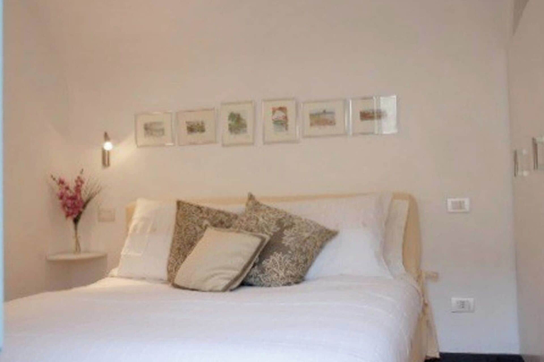 Others 4, 2 Bed House Sleeps 5 - Terrace - Communal Pool, Savona