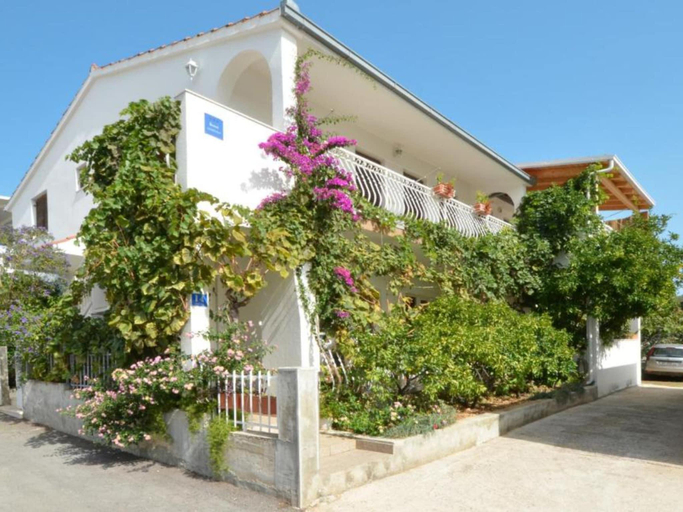 Exterior & Views, Apartments Nina, Marina