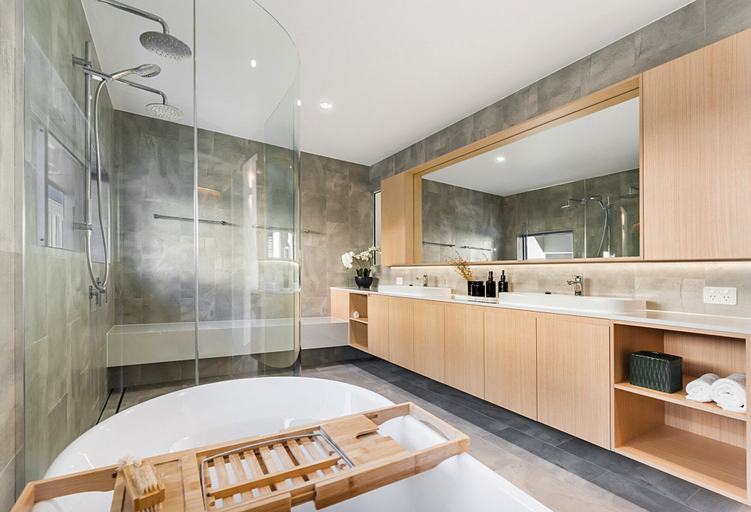 Bathroom 4, Luxury 5-floor Unit With Ocean Views Near Beach, Caloundra - Caloundra S.