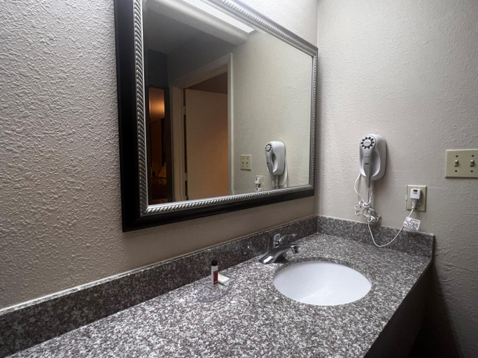 Bathroom 3, Hotel Baytown/I-10, Houston