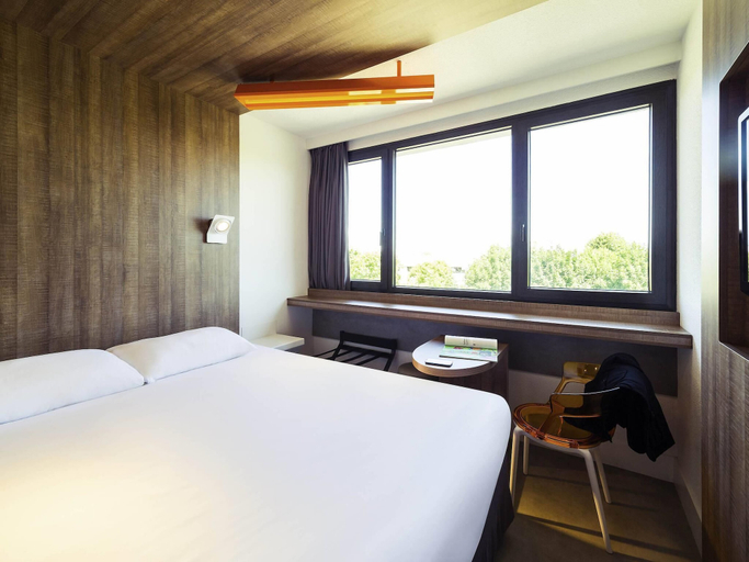 Bedroom 3, ibis Styles Niort Poitou Charentes, Deux-Sèvres
