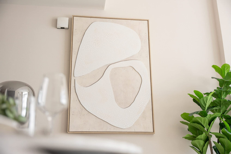 Room 3, An Eye-captivating Studio in Living Garden 2, Dubai