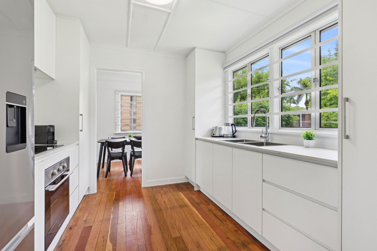 Private kitchen 2, Spacious 3-bed Home in Morningside With Backyard, Morningside