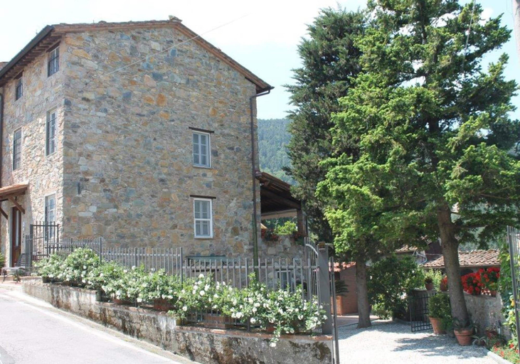 Exterior & Views, Modern Villa With Private Pool and Fenced Garden Near Lucca, Lucca