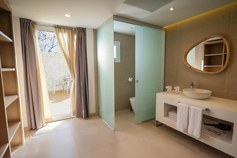 Bathroom 4, HL Miraflor Suites, Las Palmas