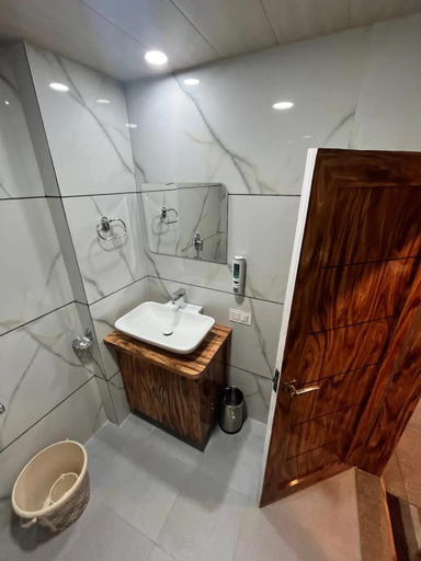 Bathroom 5, Amar Homestay - Elevate Your Travel, Shimla