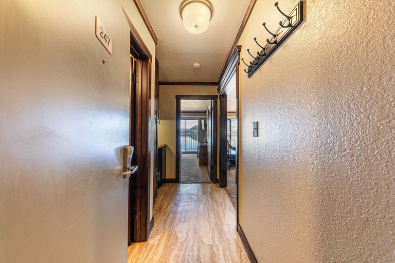 Interior 3, 114 Bldg B 1 Bedroom Condo, Nevada