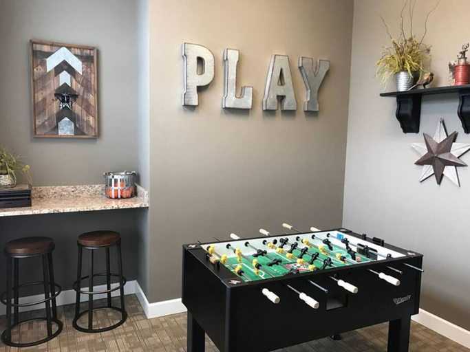 Room 4, Woodland Penthouse 2BR W D Pool Gym Walkable, Delaware