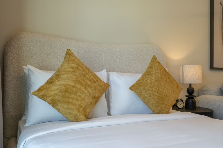 Room 2, Comfortable Flat That Sleeps 2 Near Circle Mall, Dubai