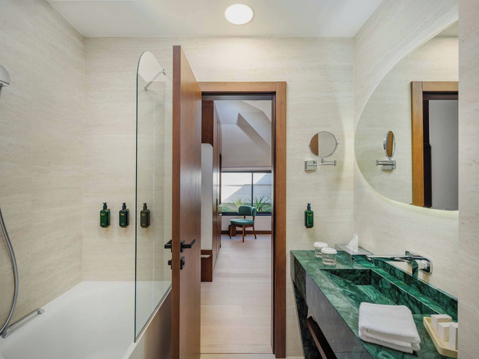 Bathroom 5, Palazzo President, Split