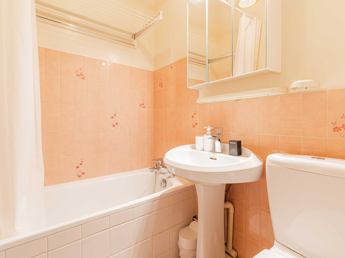 2, Modern Apartment with Terrace Trouville, Calvados