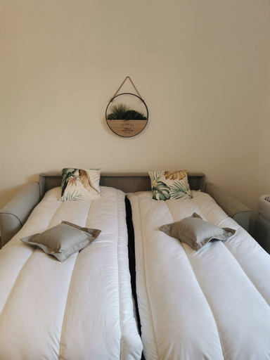 Bedroom 5, Domaine du Vieux Porche, Vienne