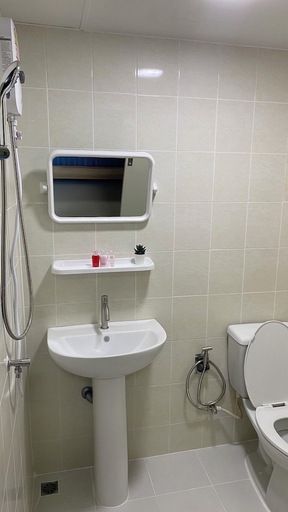 Bathroom, Penthouse Apartments, K. Nikhom Pattan