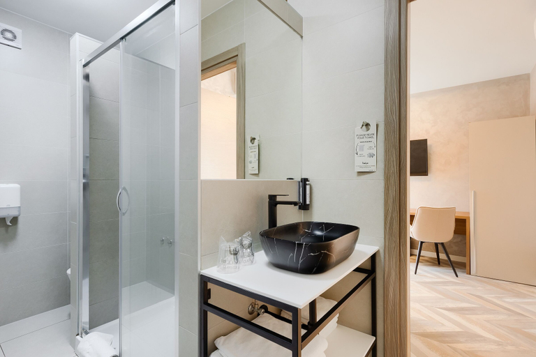 Bathroom 4, Pula City Center Accommodation, Pula