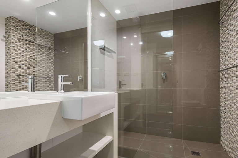 Bathroom 4, Quality Hotel Wangaratta Gateway, Wangaratta - Central