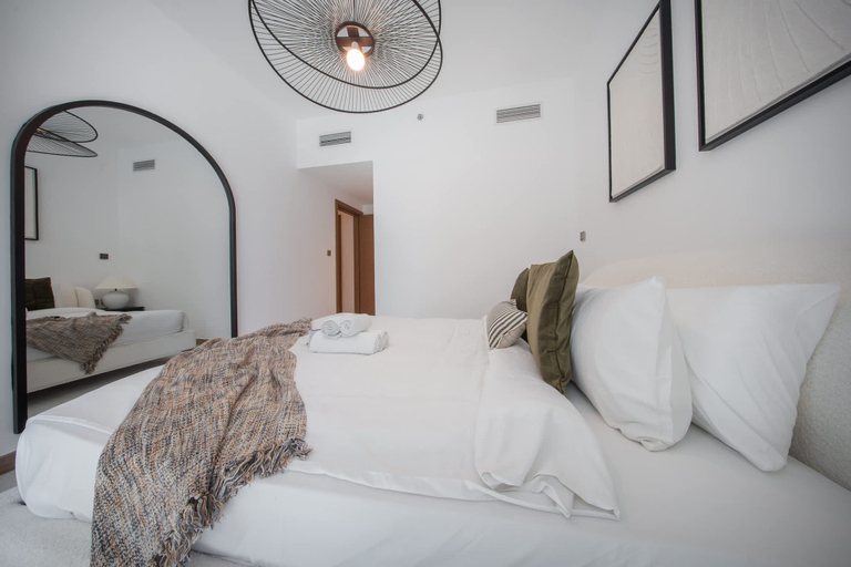 Room 4, Extravagant 2 Bedroom in Urban Oasis Perfect for 6, Dubai