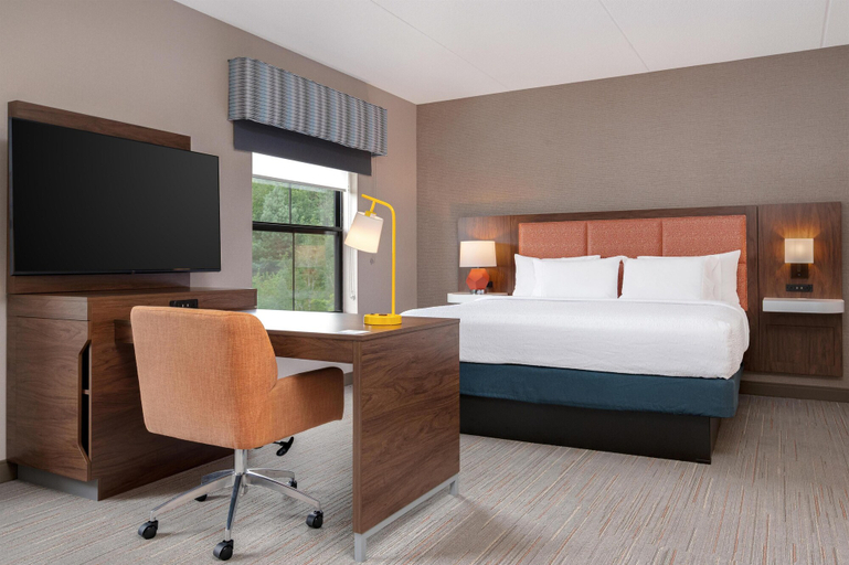 Bedroom 3, Hampton Inn & Suites Wilkes-Barre/Scranton, Luzerne