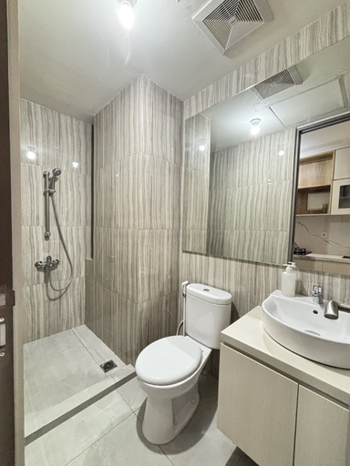 Bathroom 5, Pakuwon Residences Bekasi By 21Room Premium, Bekasi