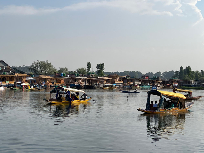 Exterior 2, The Apollo 11 Heritage Luxury Houseboat, Srinagar