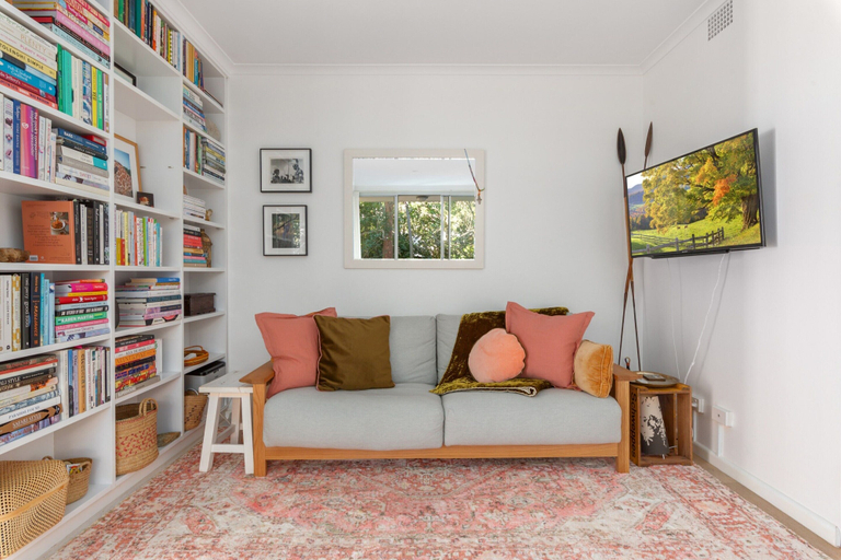 Living room, Lovely Harbourside 1-bed Close To Sydney Landmarks, Sydney