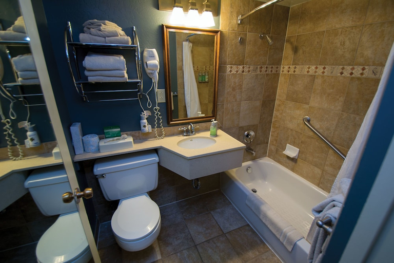 Bathroom, Kachina Lodge - Inside the Park, Coconino