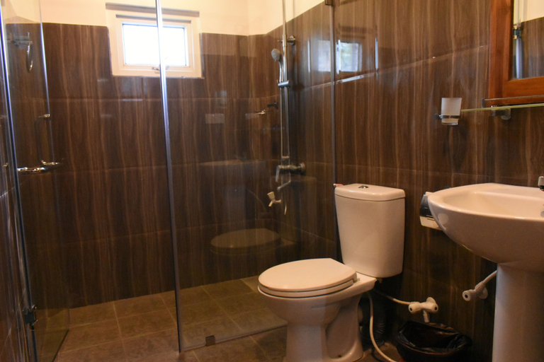 Bathroom 4, Green Hut Nature Resort, Dambulla