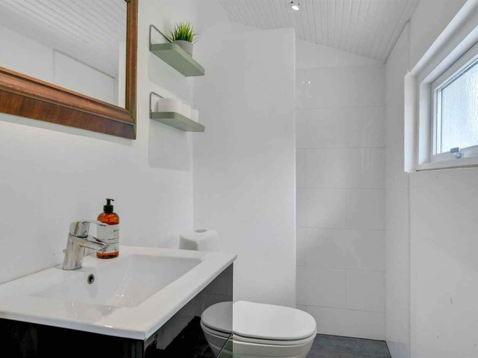 Bathroom 3, 5 Star Holiday Home in Dronningmolle, Gribskov
