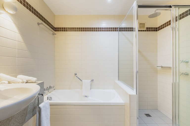 Bathroom 4, Nightelier Mermaid Waters, Gold Coast