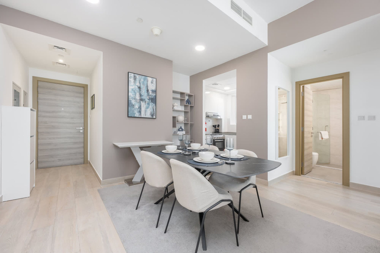 Room 2, Sophisticated 1 Bedroom Apartment in Bloom Tower B, Dubai