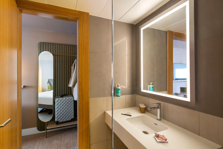 Bathroom 5, Novotel Nancy, Meurthe-et-Moselle