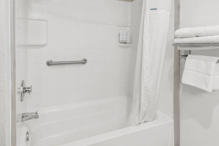 Bathroom 4, Super 8 by Wyndham Weatherford, Parker