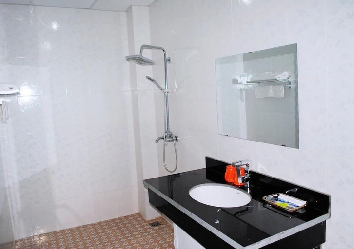 Bathroom, Hai Van Hotel Dien Bien - by Bay Luxury, Điên Biên Phủ