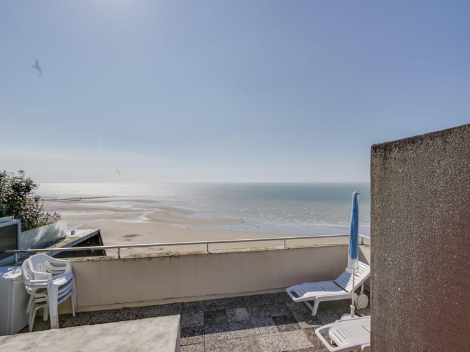 Others 4, Duplex apartment with sea view and roof terrace, Calvados