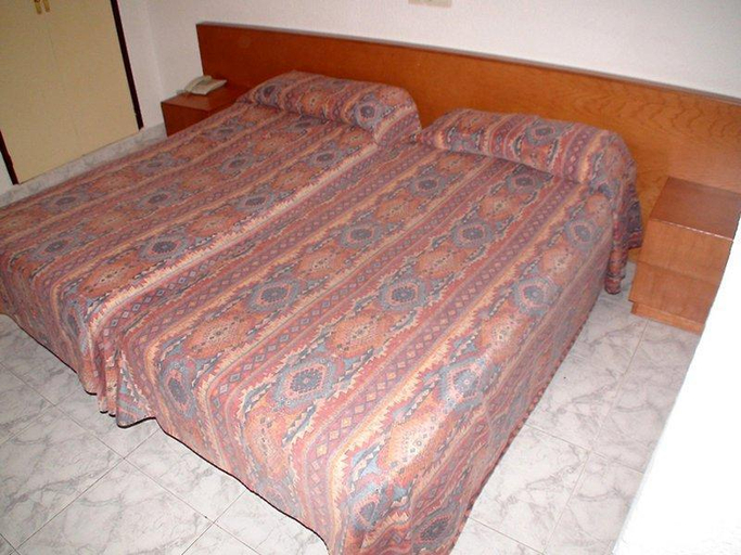 Bedroom 2, MLL Caribbean Bay, Baleares