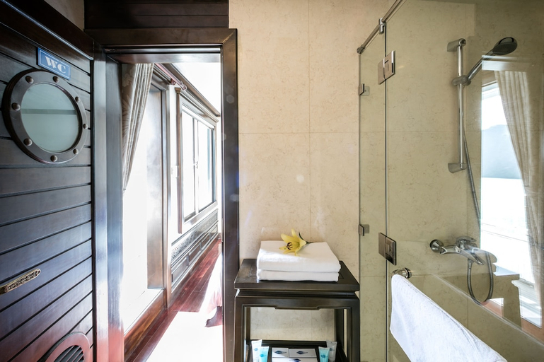 Bathroom 4, Gray Line Private Luxury Cruise, Hạ Long