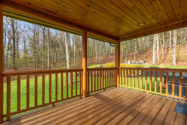 Room 5, Luxury Private Estate w Pool Near Rhinebeck, Dutchess