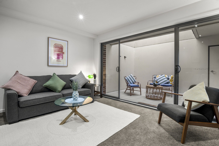 Living room 5, Bustling Fitzroy Eateries and Bars Nearby, Melbourne