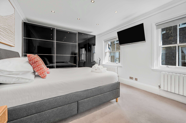 Room 4, A Scholar s Gallery - Bloomsbury - by Frankie Says, London