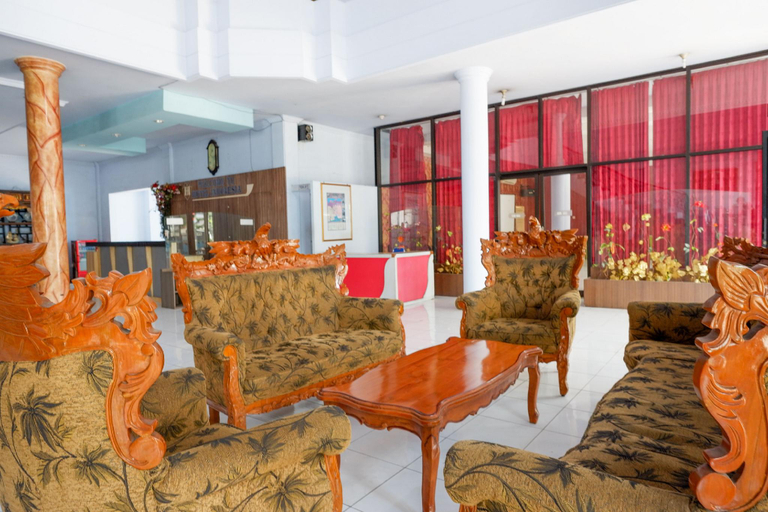 Public Area 3, RedDoorz Plus Syariah near Stasiun Pekalongan 2, Pekalongan