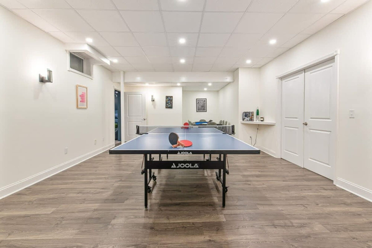 Room 2, Huge HV Retreat Pool spa Home Theater gym, Dutchess