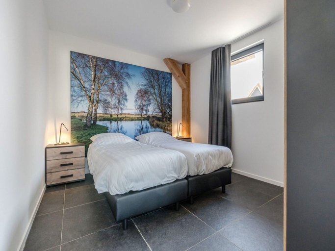 Room 2, Thatched Bungalow With Private Terrace, Baarle-Nassau