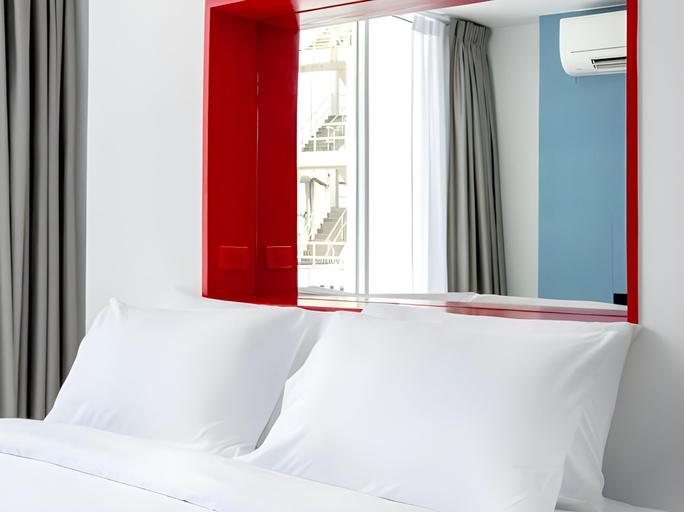 Bedroom 3, 128 Room And Massage, Khlong Toey